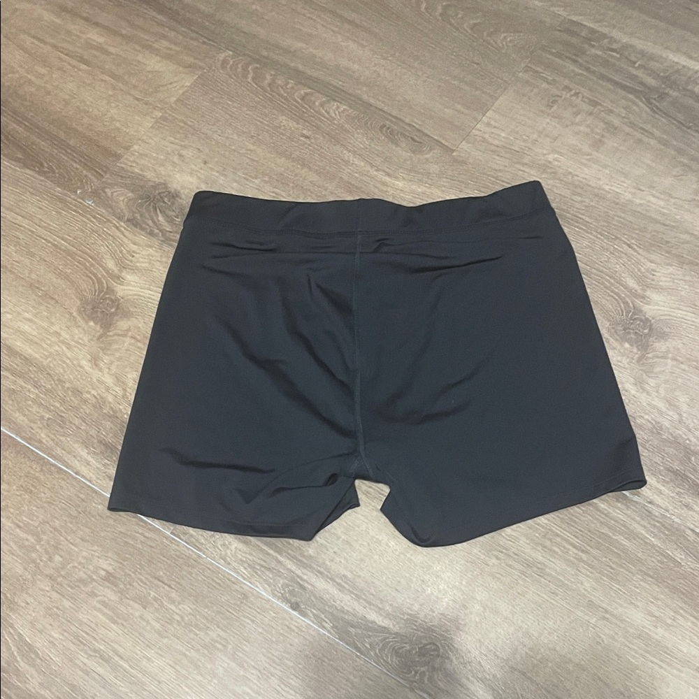 Mizuno Black Volleyball Shorts - Picture 3 of 3